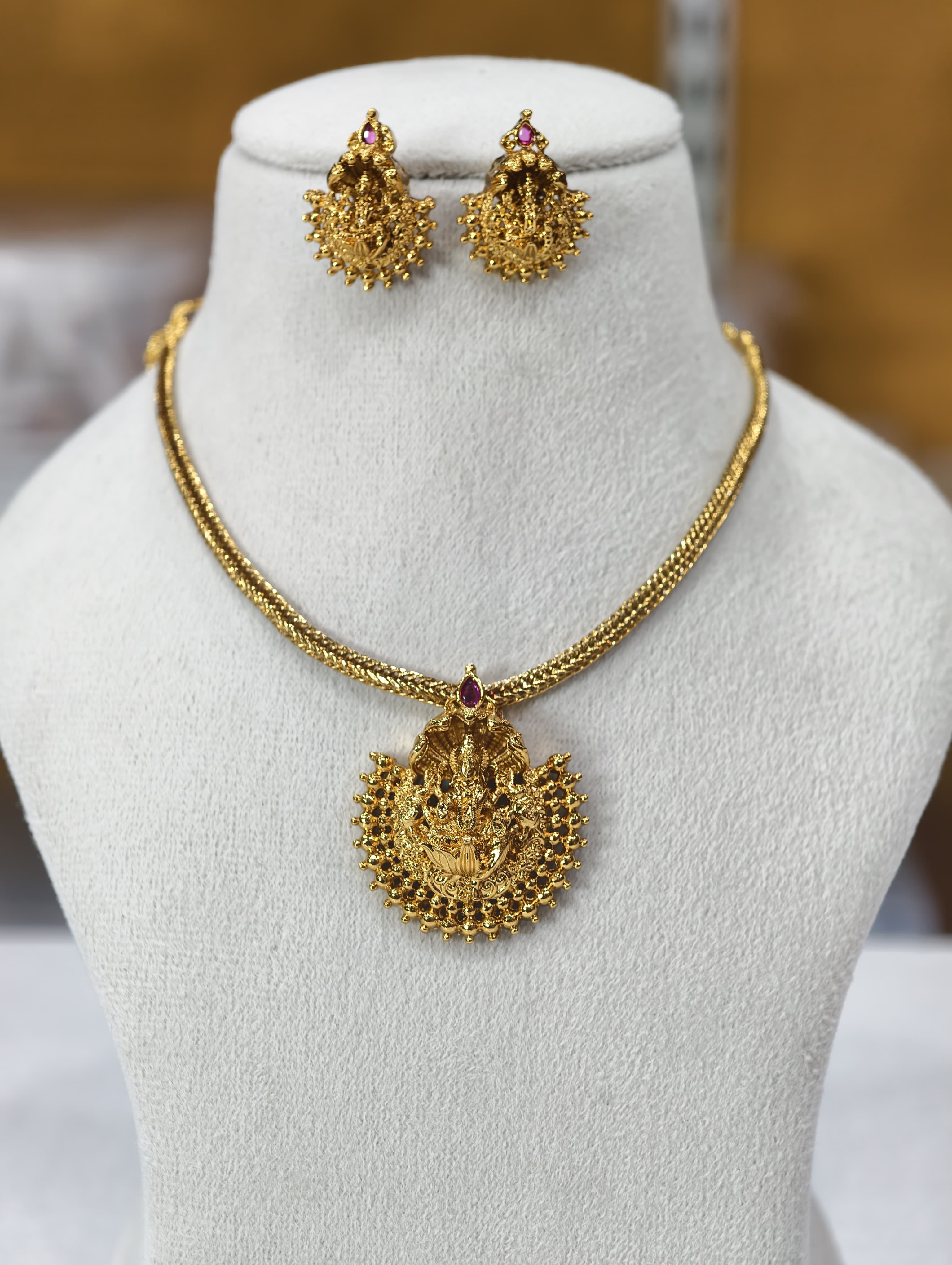 Lakshmi Pendant Naanu Patti