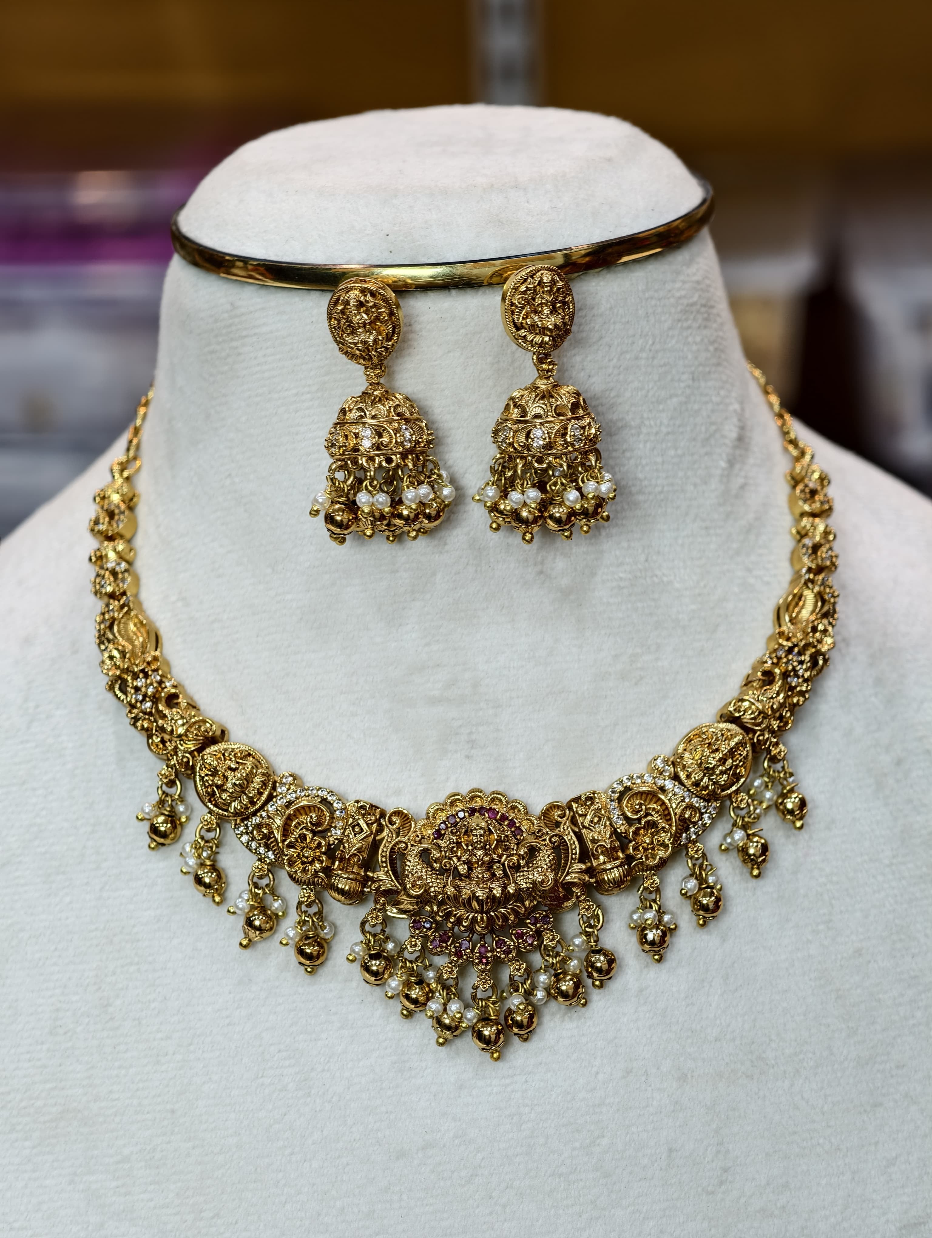 Gold Model Necklace