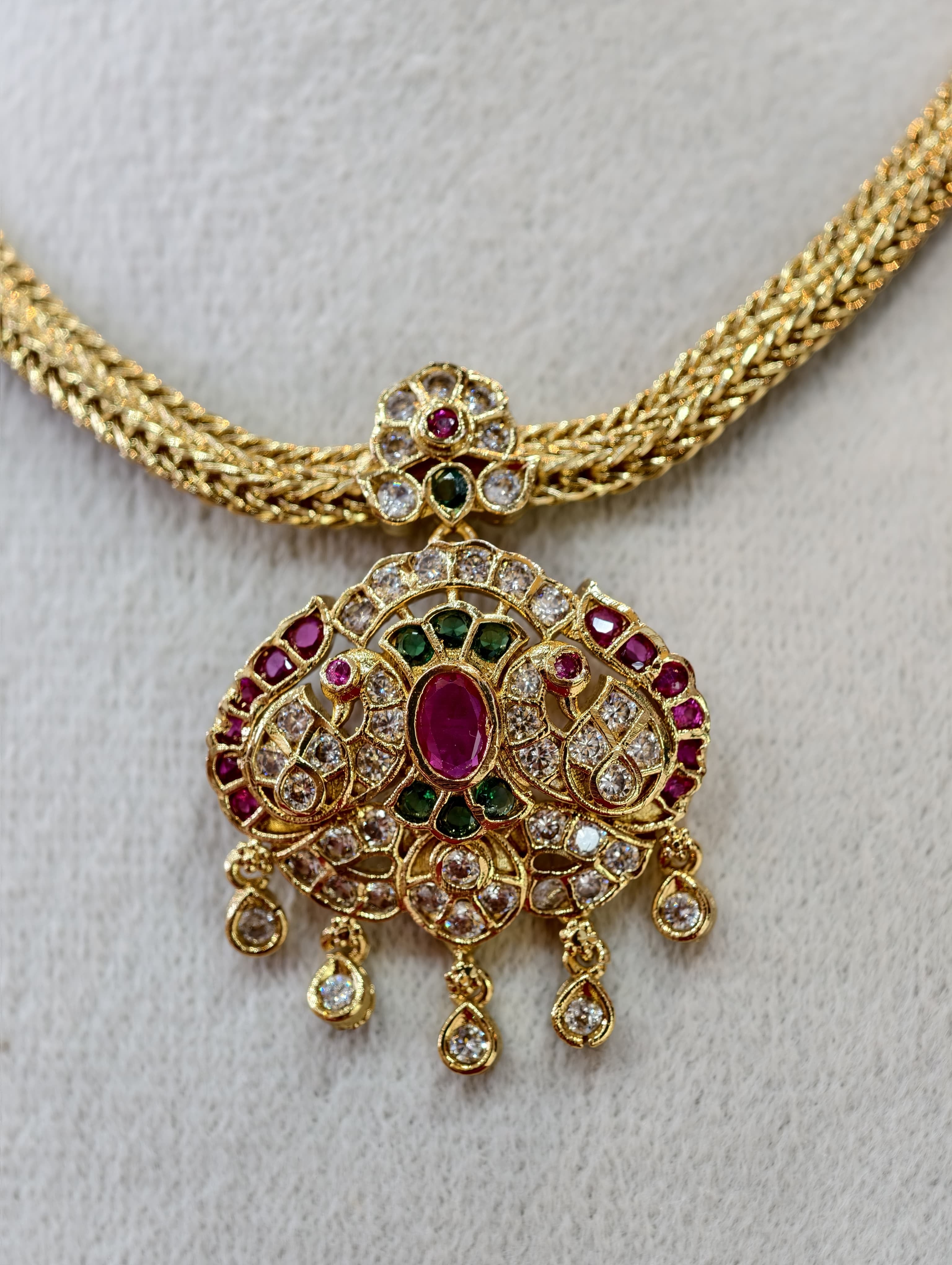 Gold Model Nanu Patti