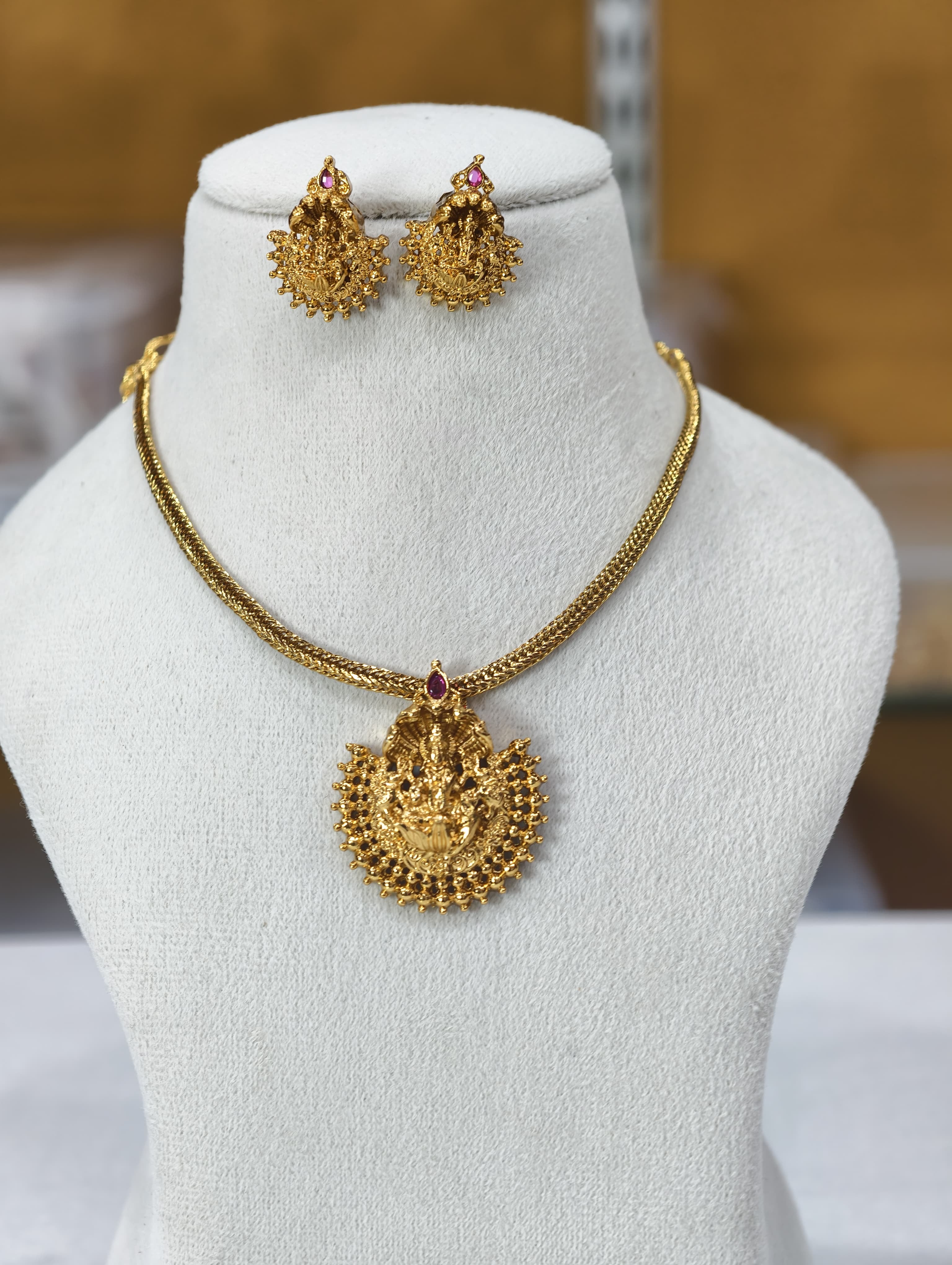 Lakshmi Pendant Naanu Patti