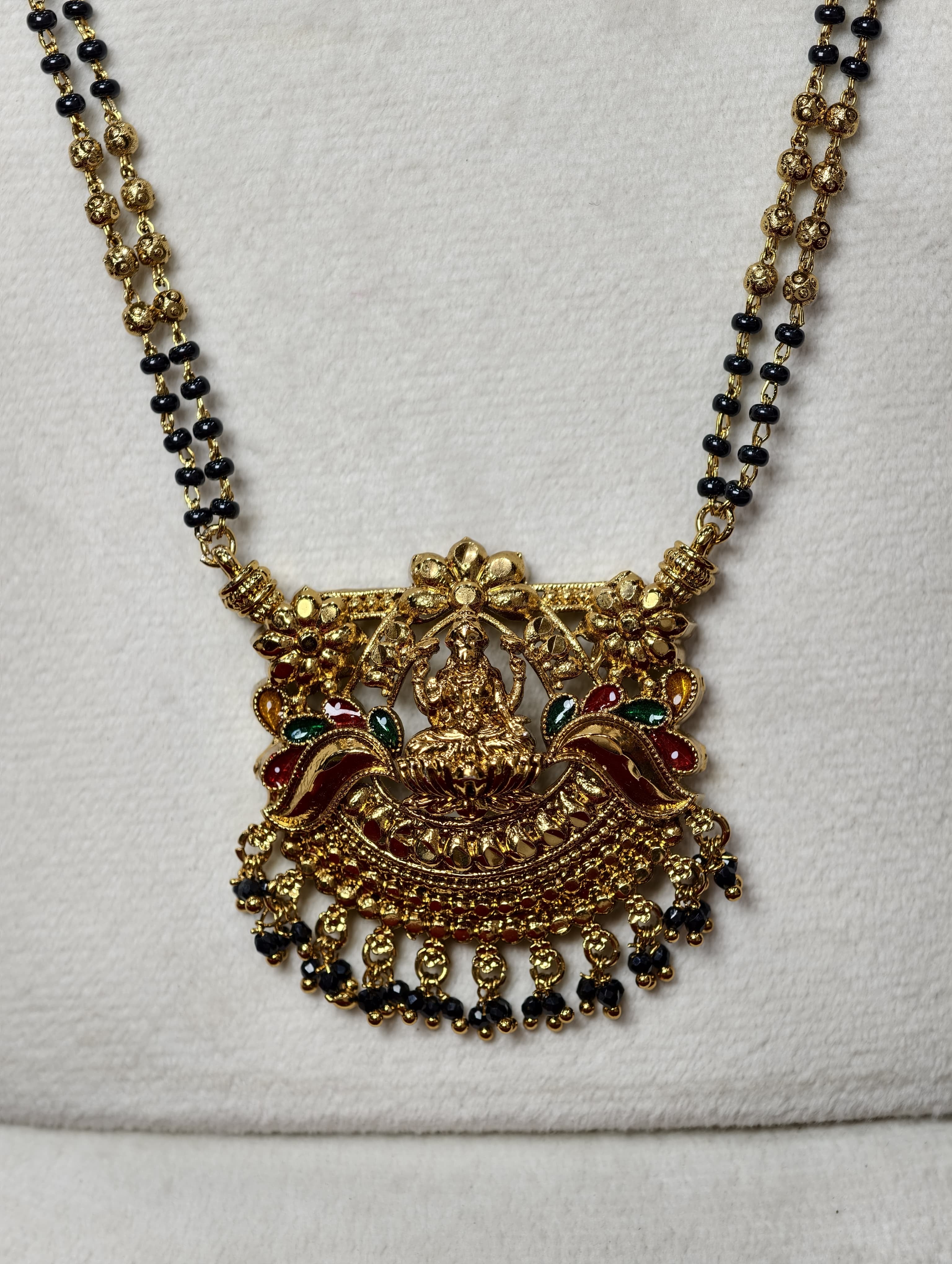 Gold Model long Black Beads