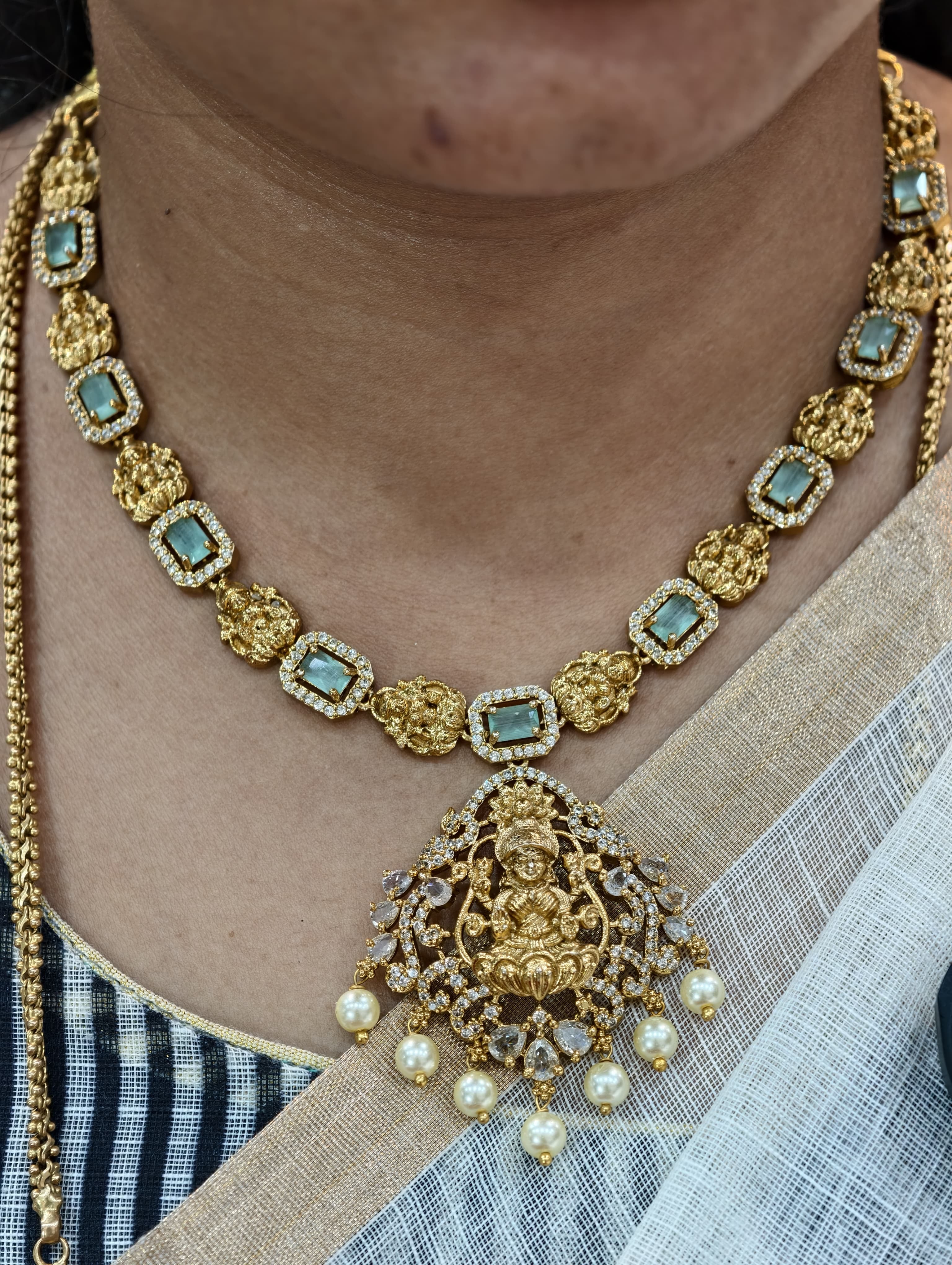 Simple Lakshmi Neckset