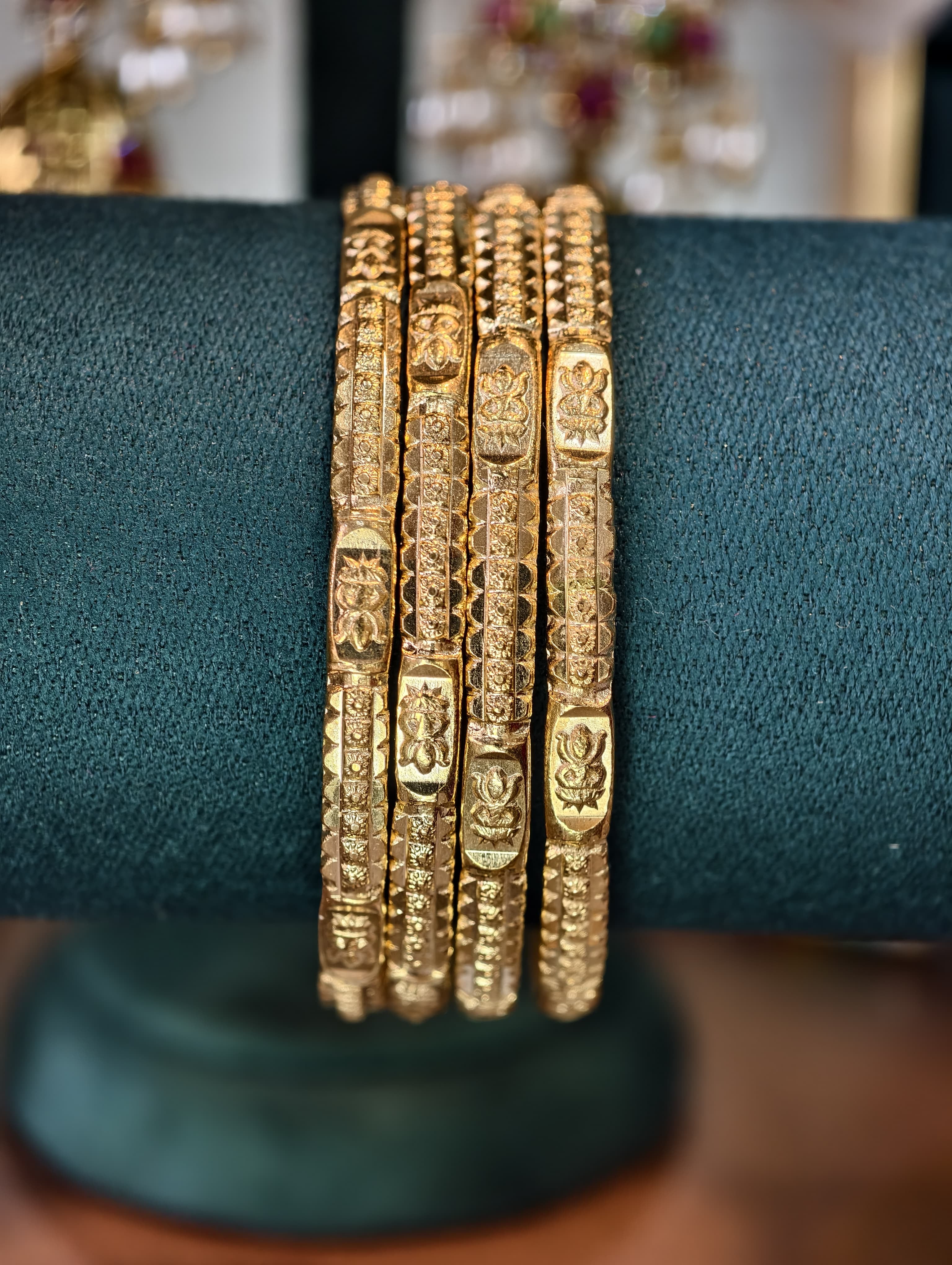 Lakshmi With Mariyam Panchaloham Bangles
