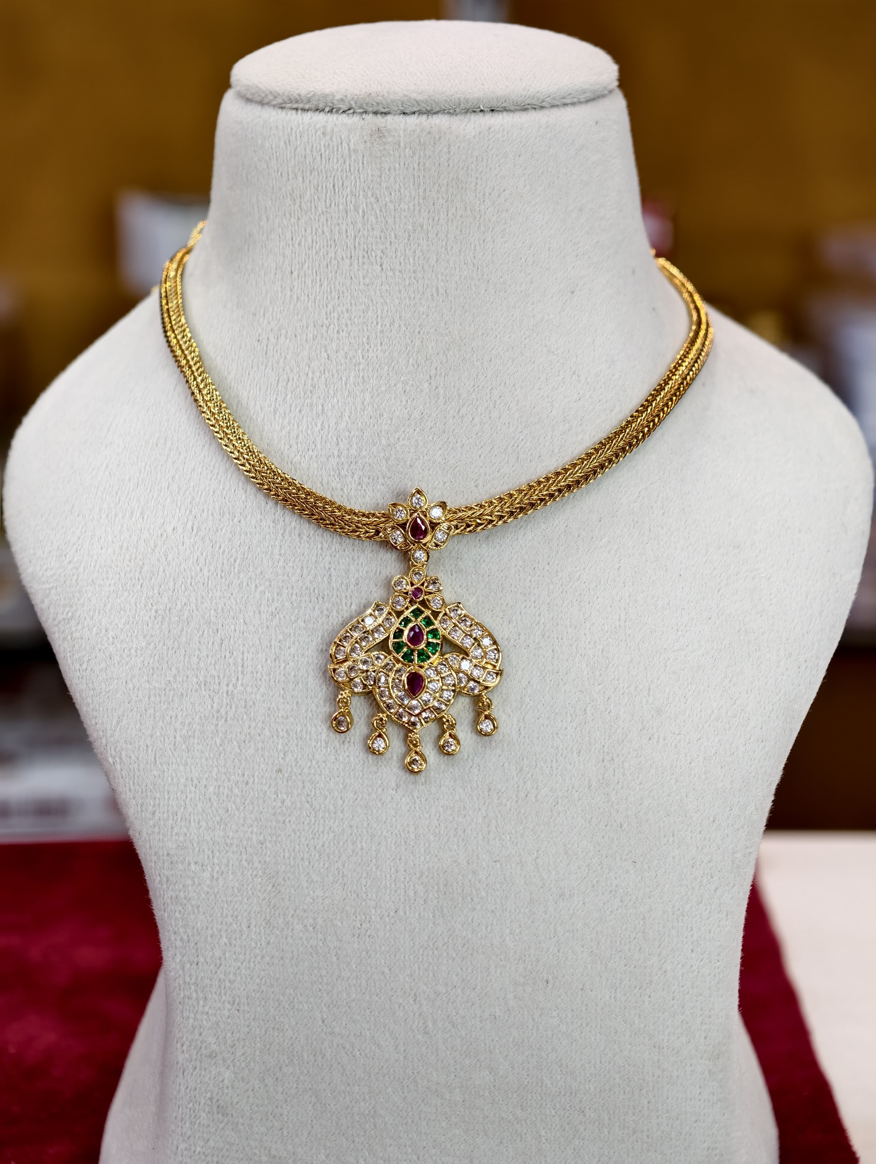 Gold Model Nanu Patti