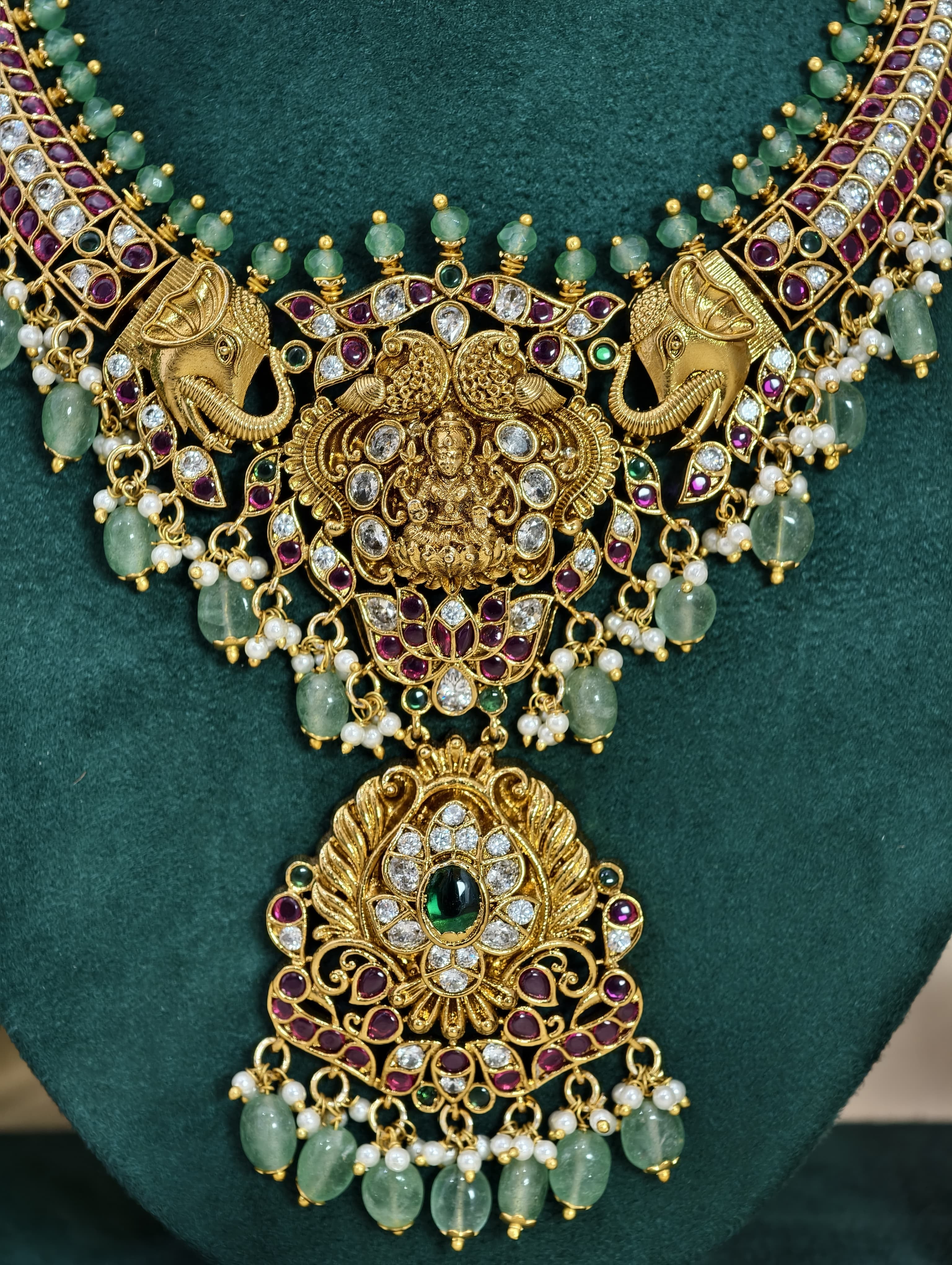 Kempu Neckset