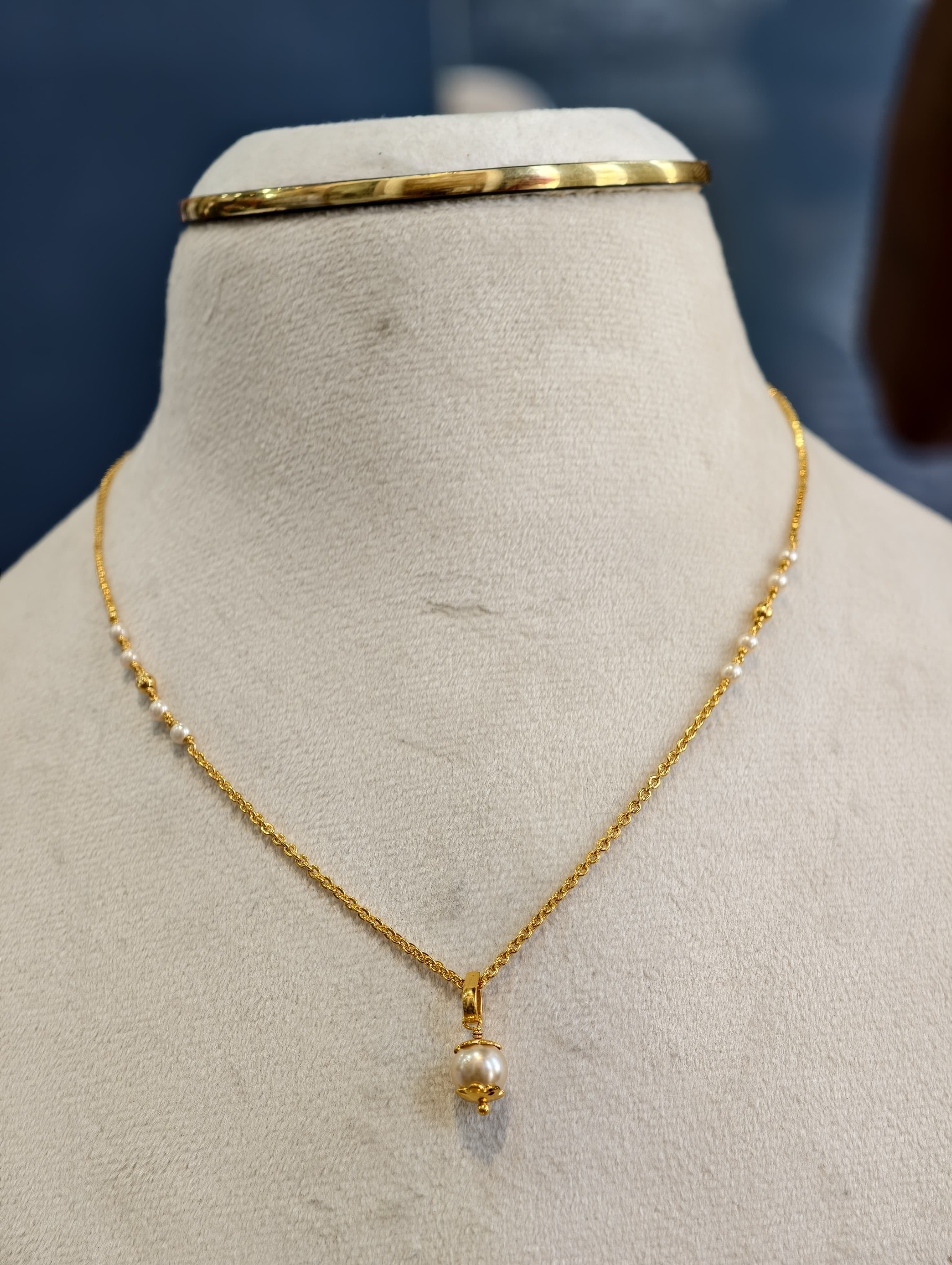 Short Black Beads Chain