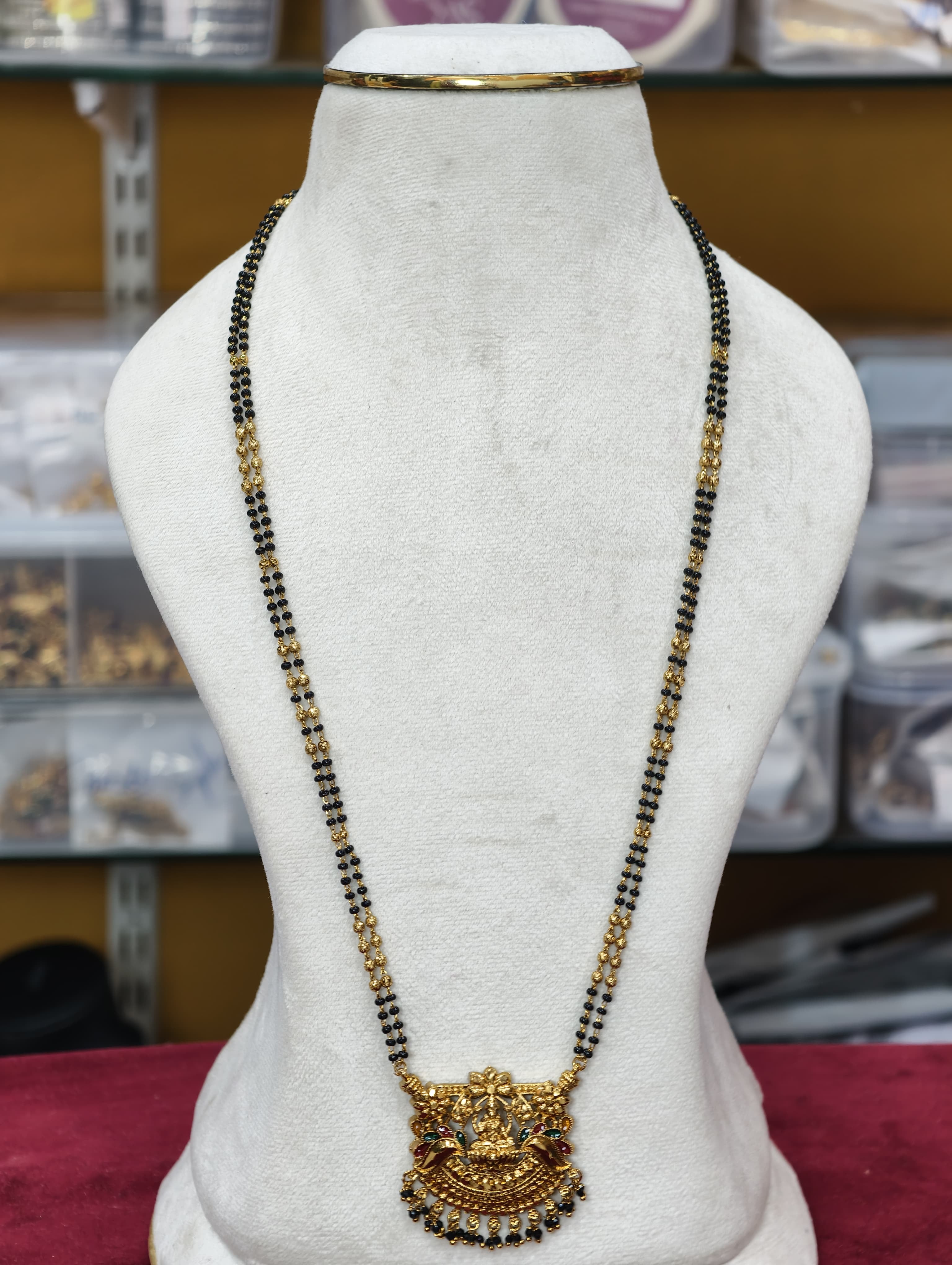 Gold Model long Black Beads