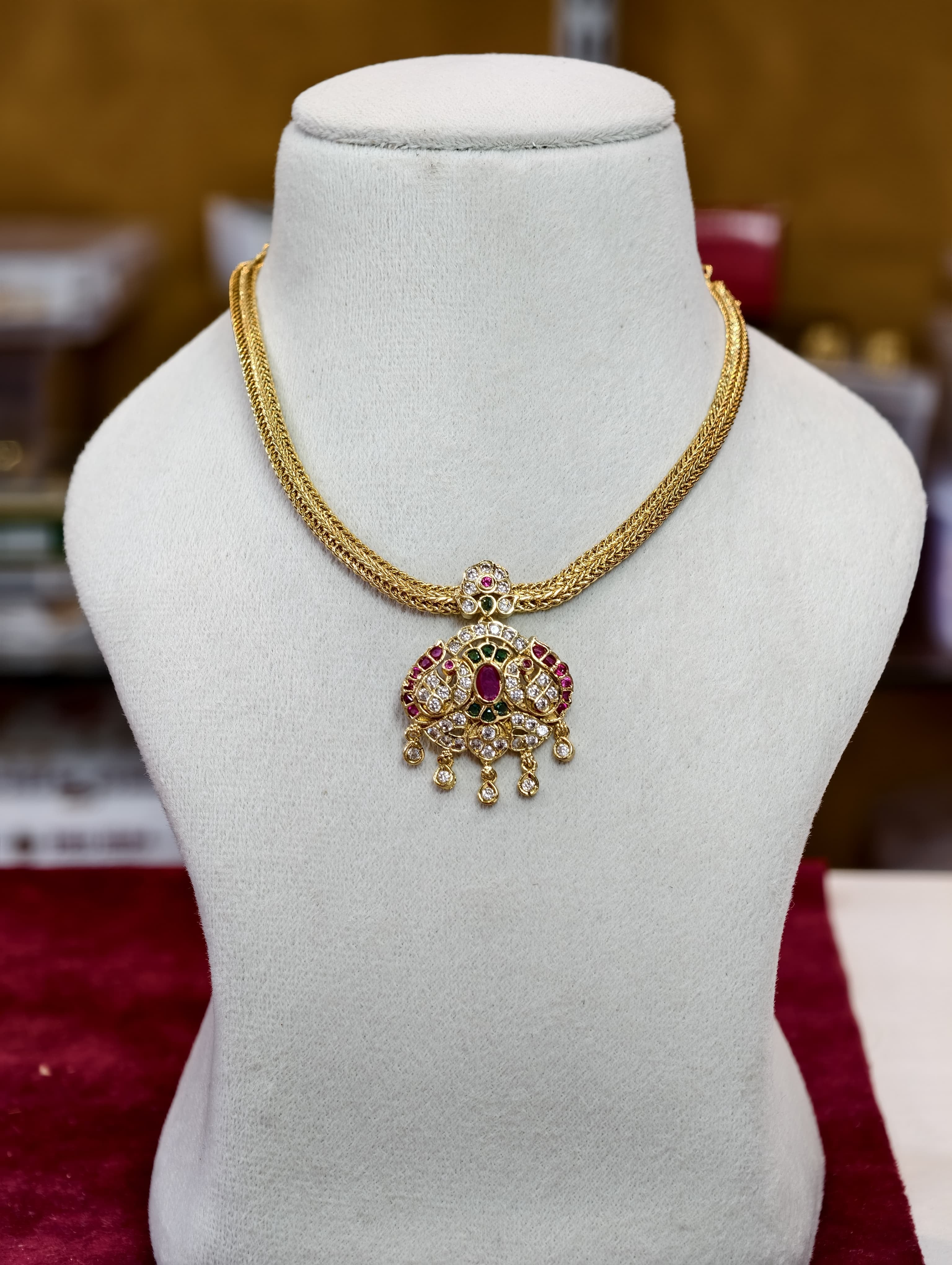 Gold Model Nanu Patti