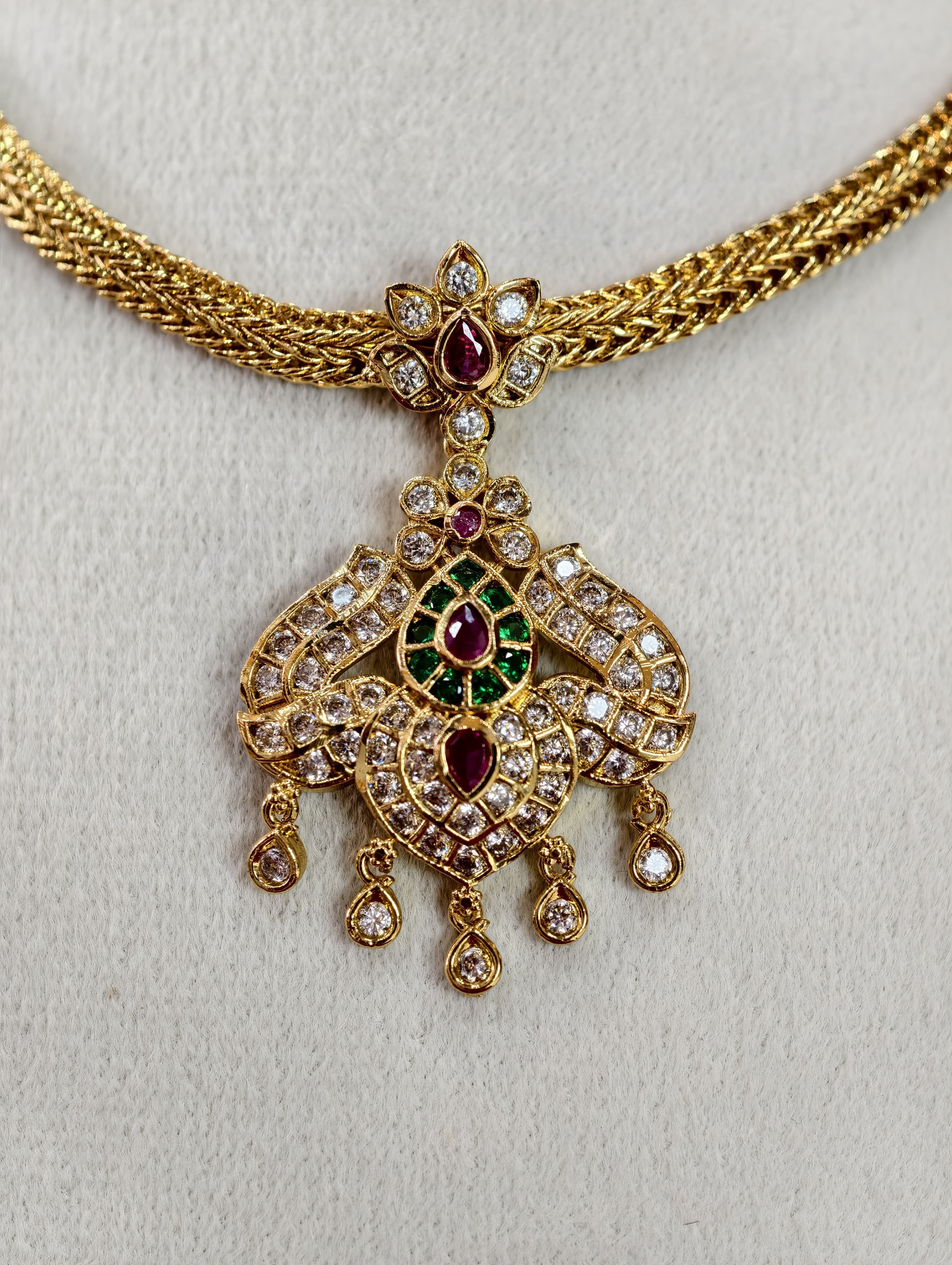 Gold Model Nanu Patti