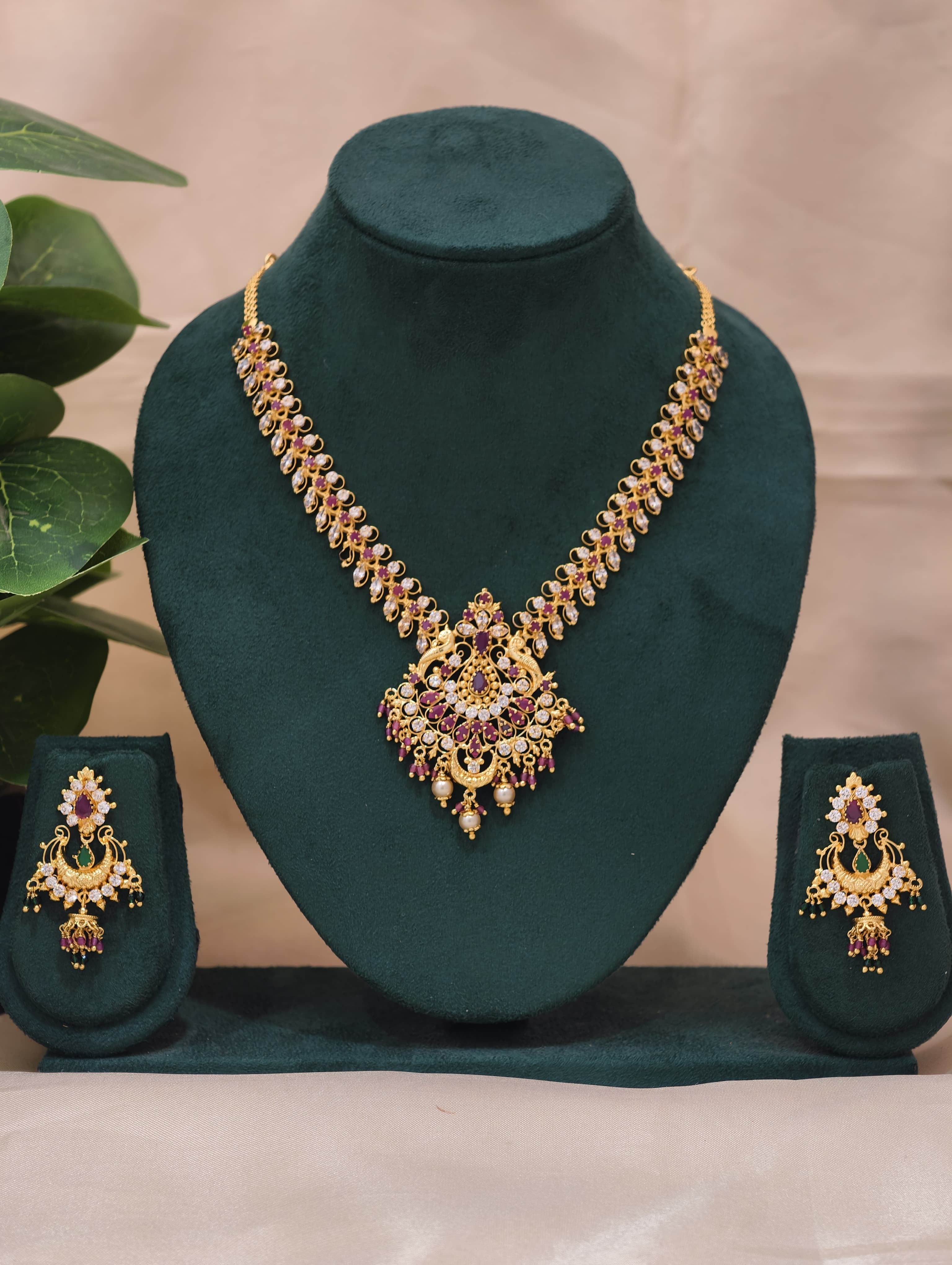 Gold Model Handmade Stone Necklace