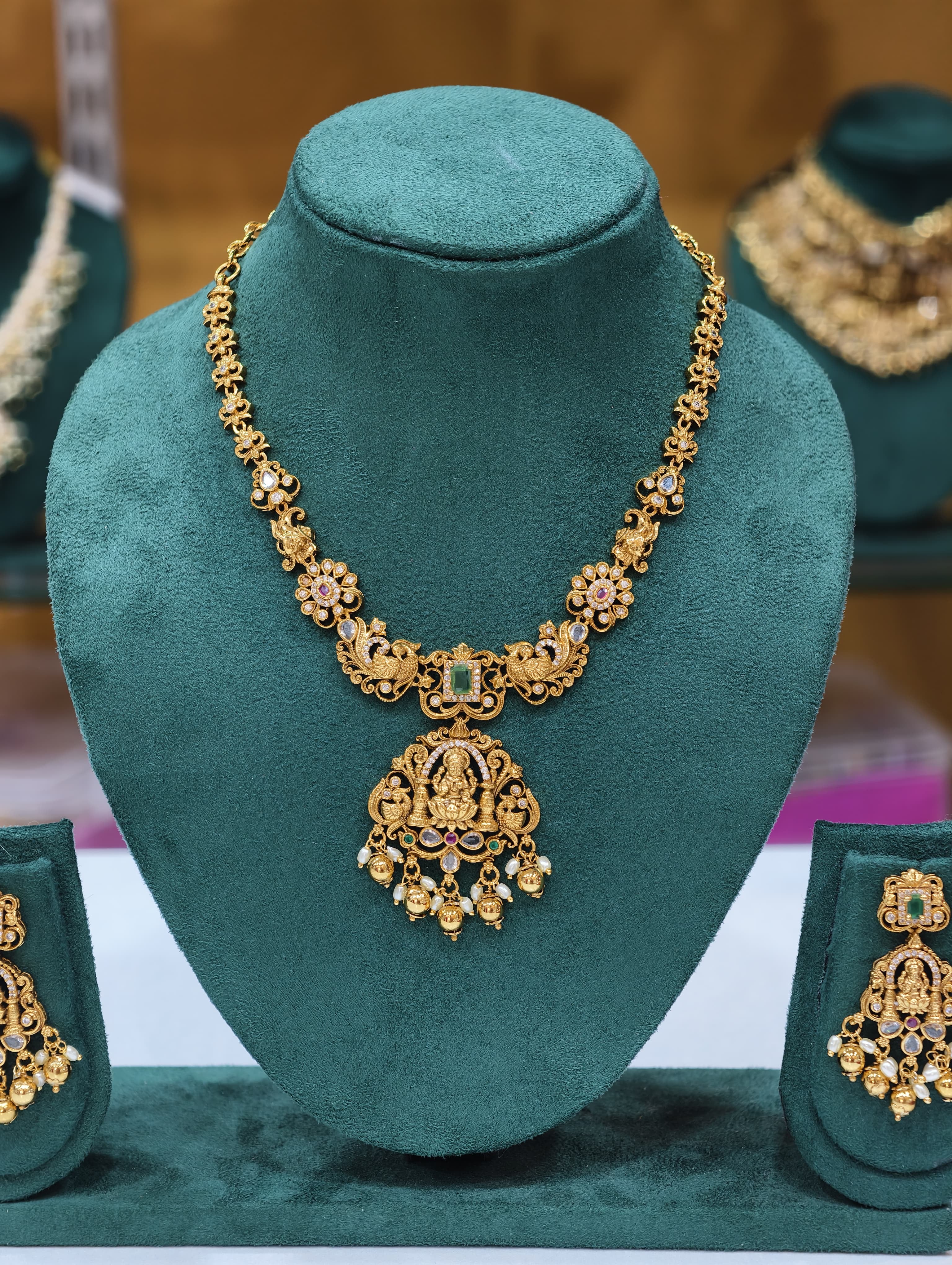 Premium Neckset