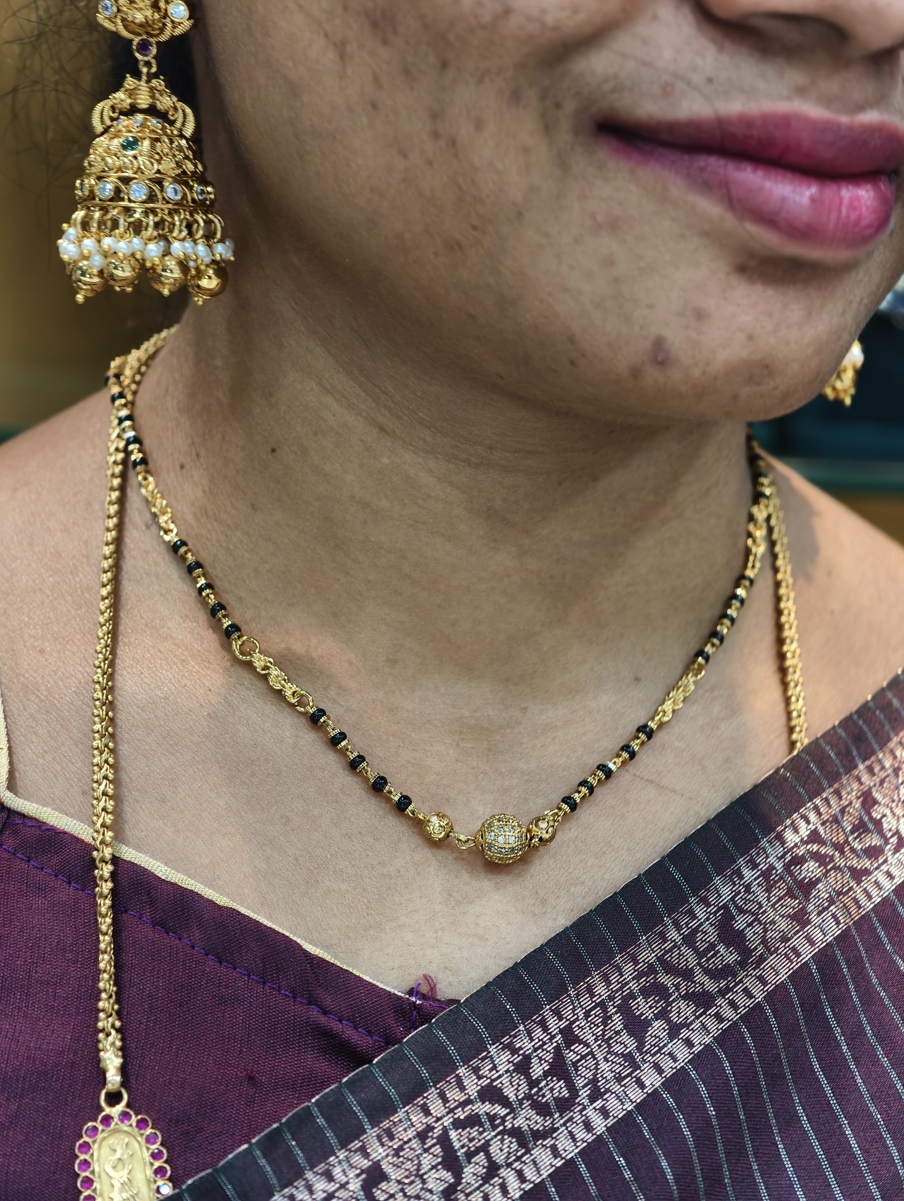 Short Black Beads