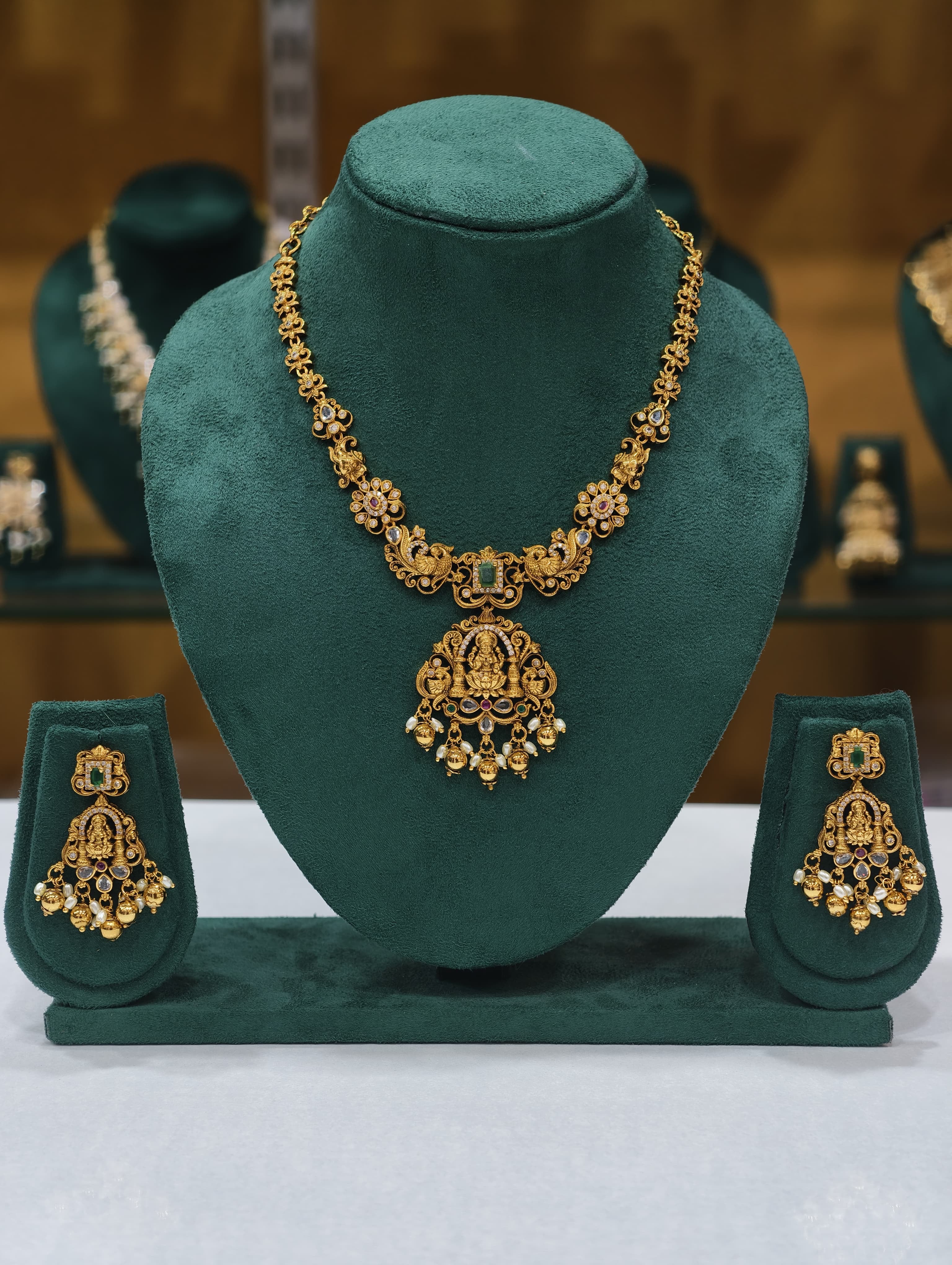 Premium Neckset