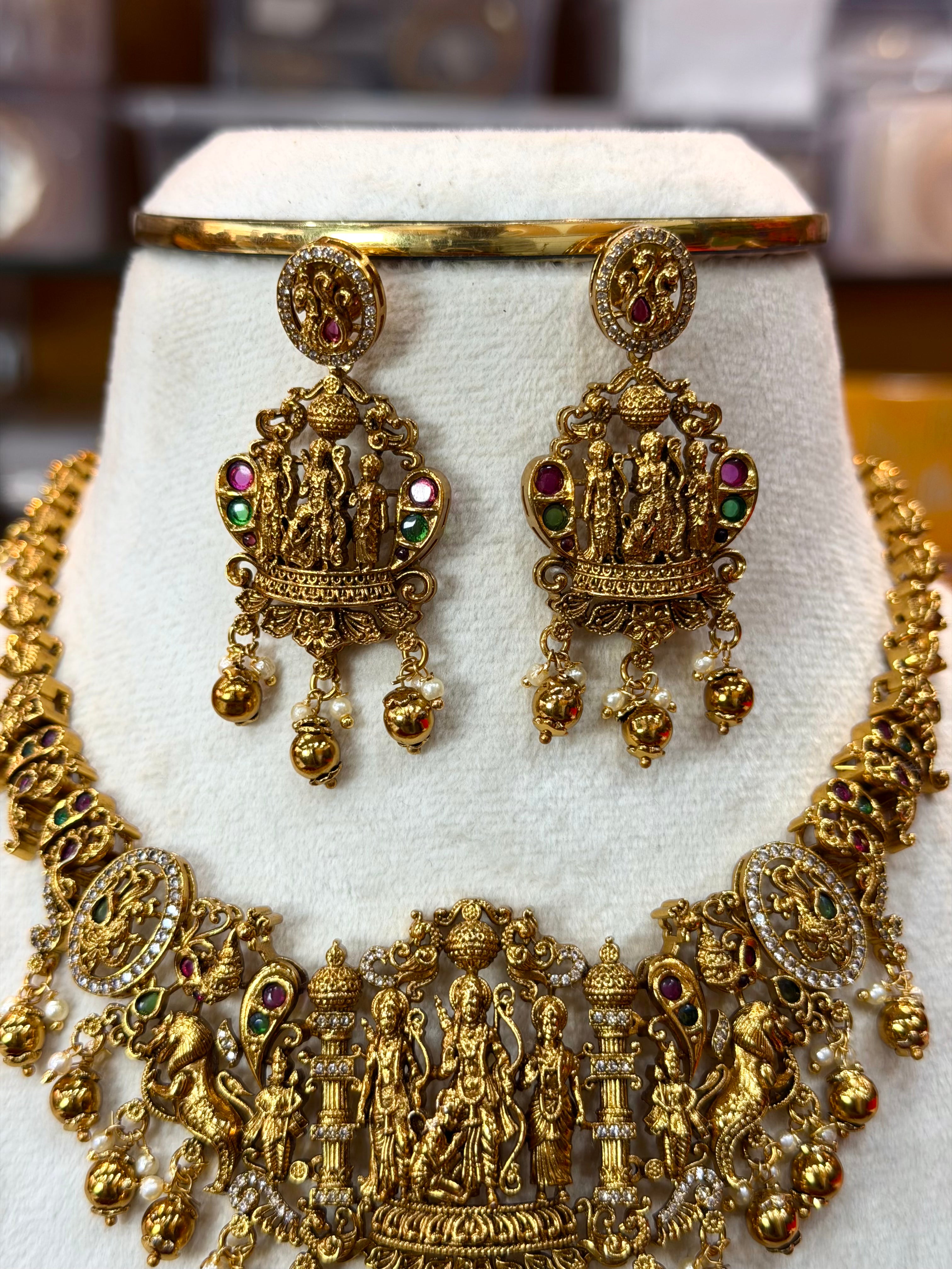 Seetharama Neckset