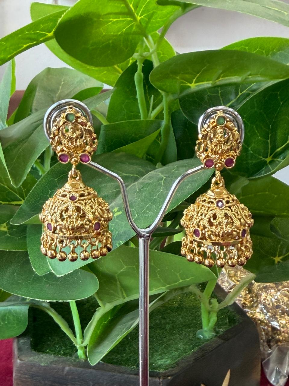 Lakshmi Butta (Multi Stone)