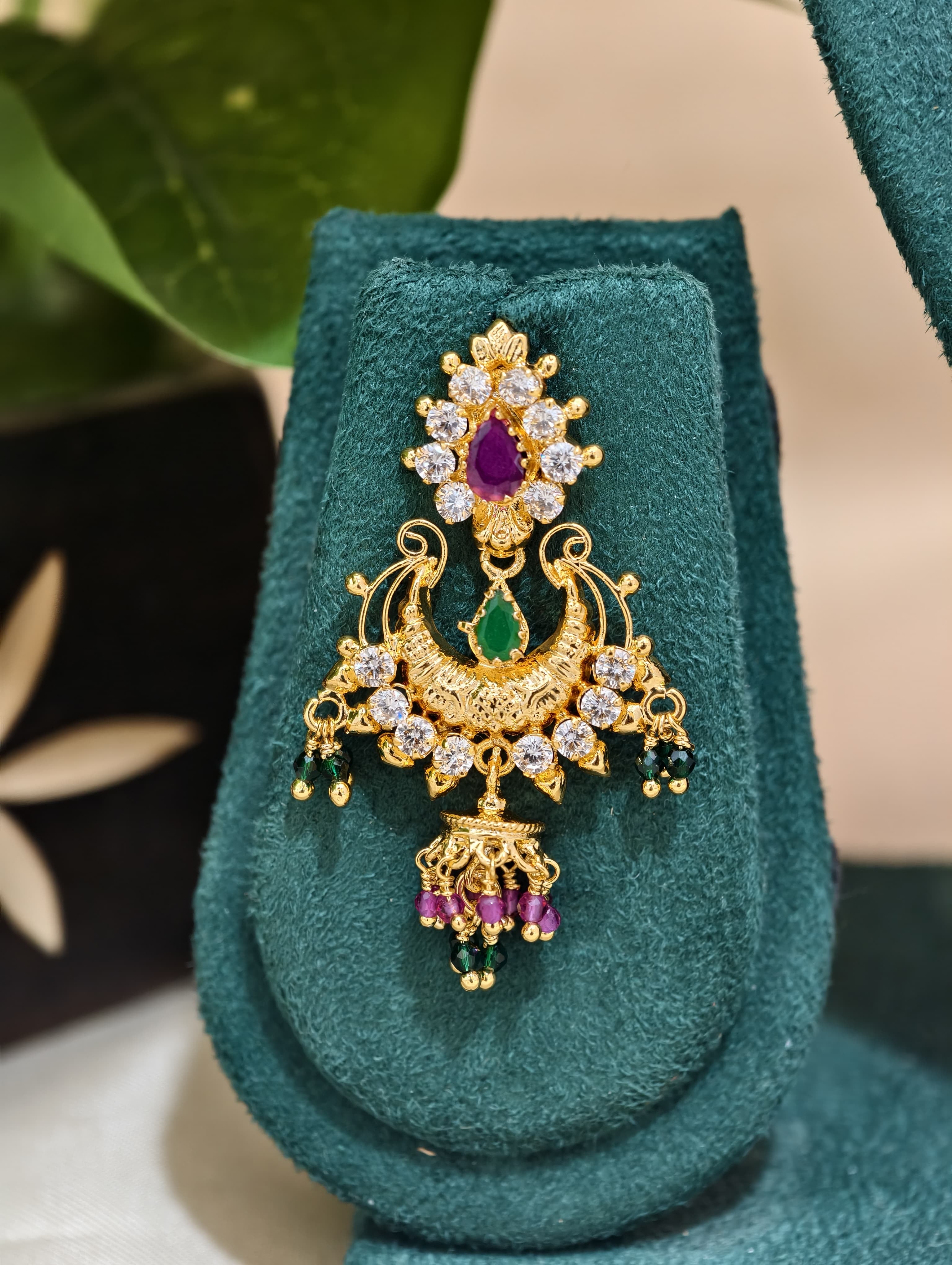 Gold Model Handmade Stone Necklace