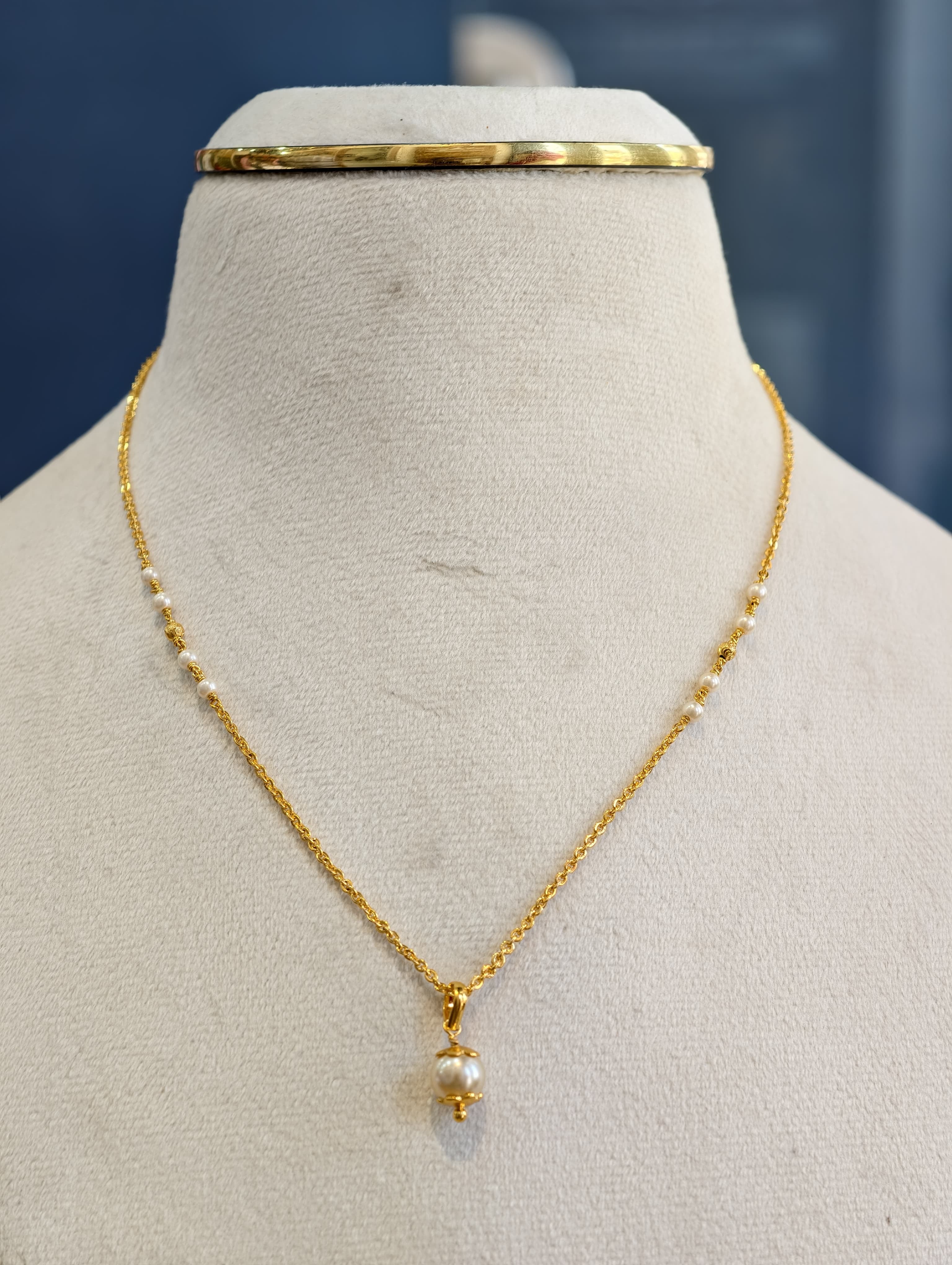 Short Black Beads Chain