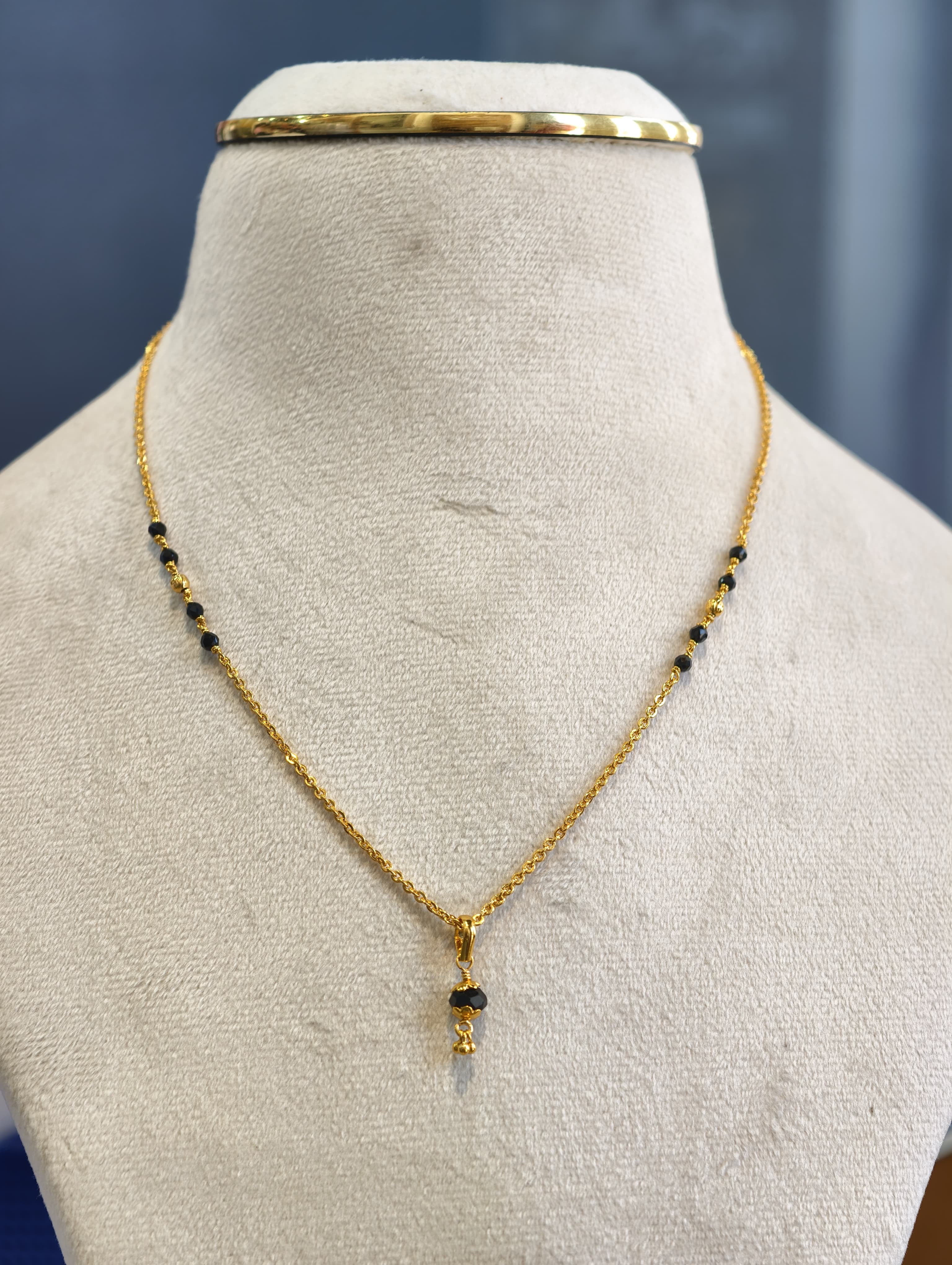 Short Black Beads Chain
