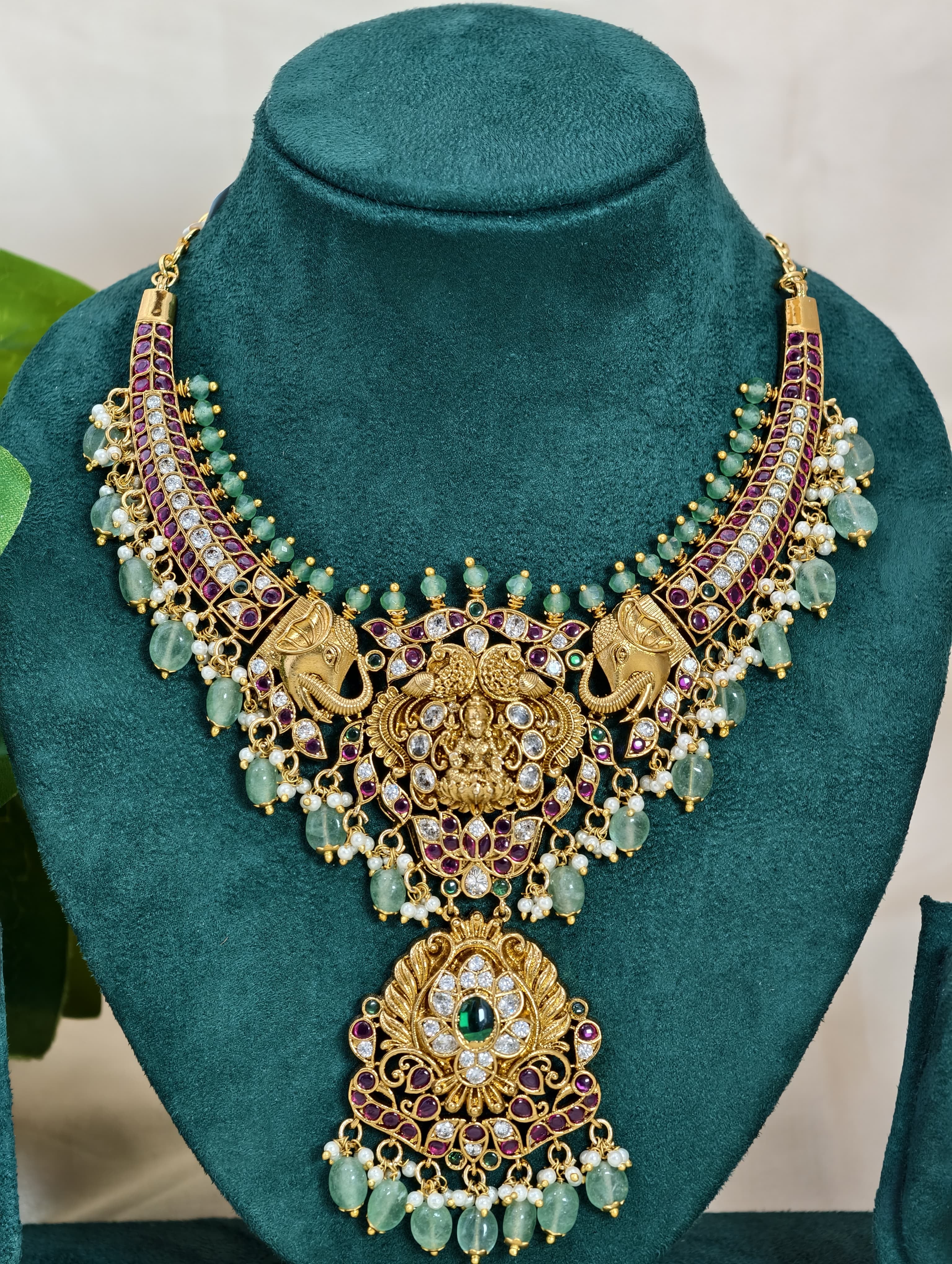 Kempu Neckset